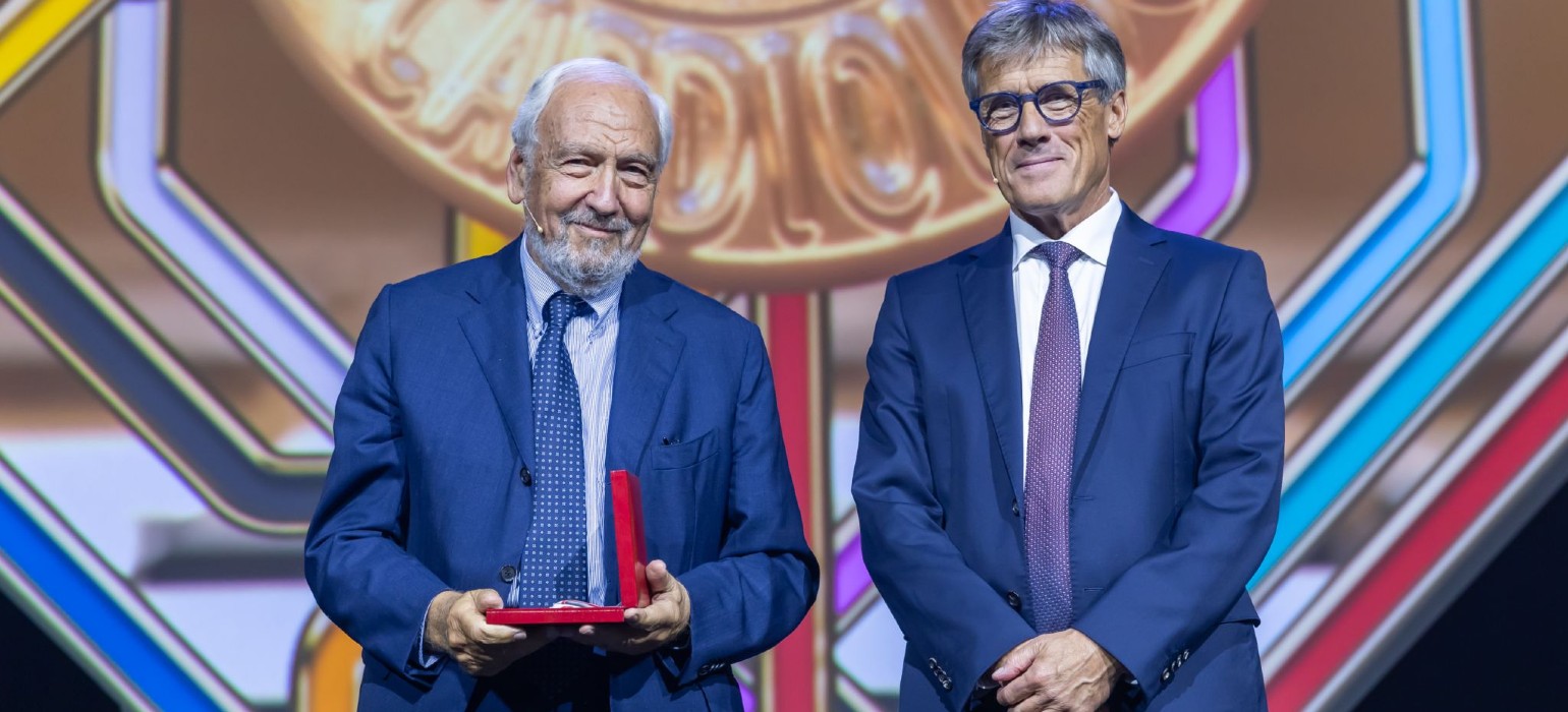 Profesor Peter J. Schwartz Auxologico