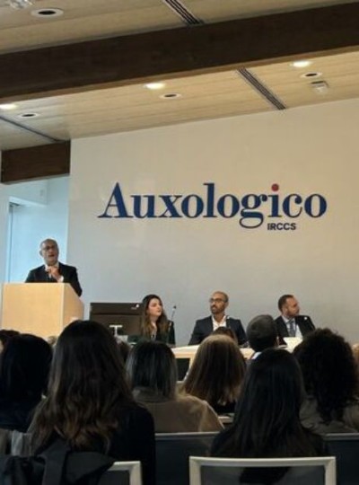 Congres insuficiența tricuspidiană la Auxologico